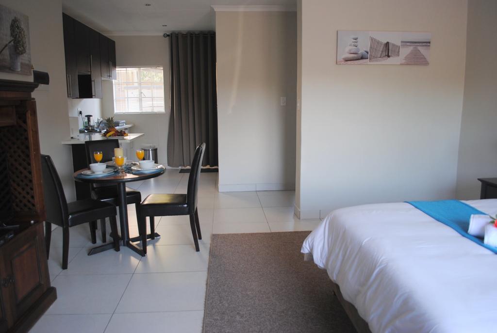 Appartamento 86 Edison Self Catering Johannesburg Esterno foto